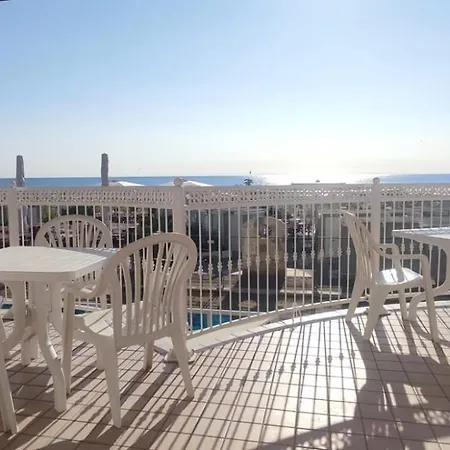 Alojamento de Acomodação e Pequeno-almoço Negresco Milano Marittima