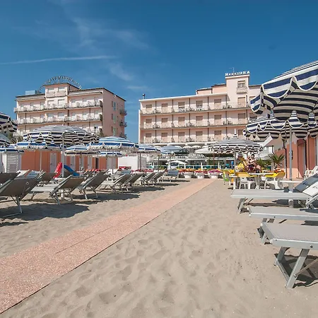 Alojamento de Acomodação e Pequeno-almoço Negresco Milano Marittima