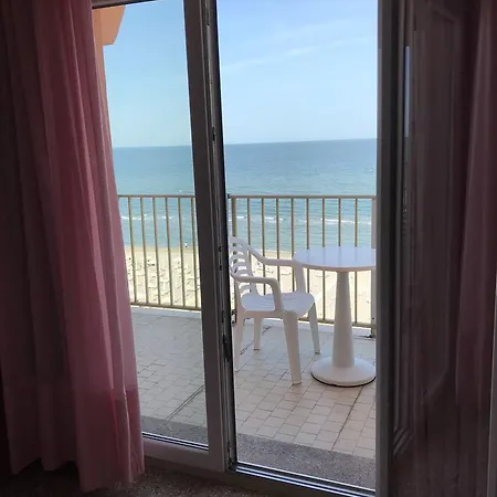 Alojamento de Acomodação e Pequeno-almoço Negresco 3*