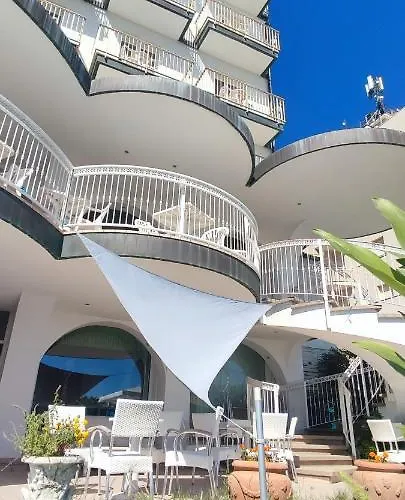 Negresco Oda ve Kahvaltı Milano Marittima