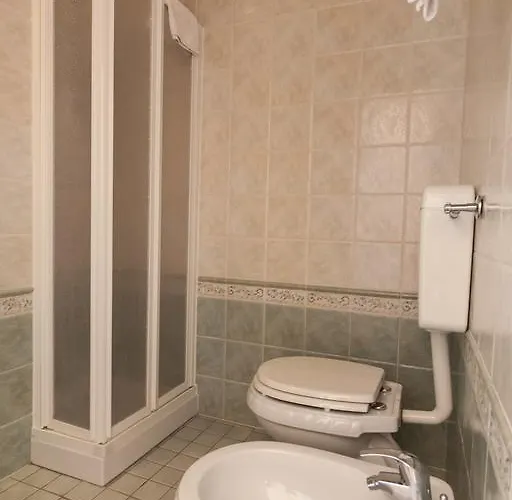 Negresco Oda ve Kahvaltı 3*