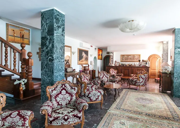 Negresco Oda ve Kahvaltı 3*