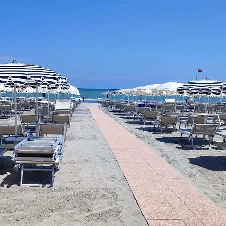 Negresco Nocleg ze śniadaniem 3*