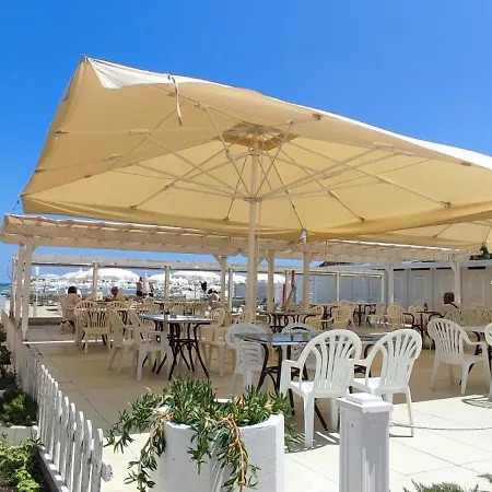 Negresco Nocleg ze śniadaniem 3*