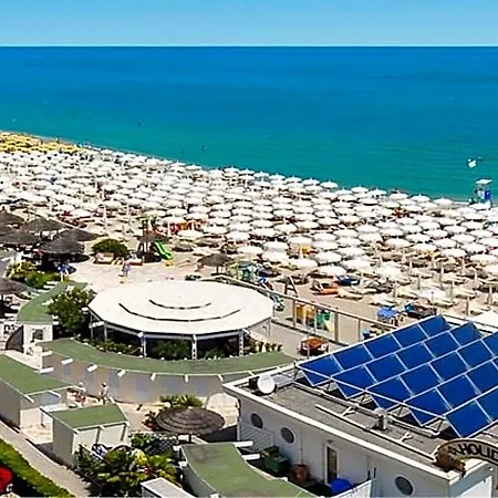 Negresco לינה וארוחת בוקר 3*