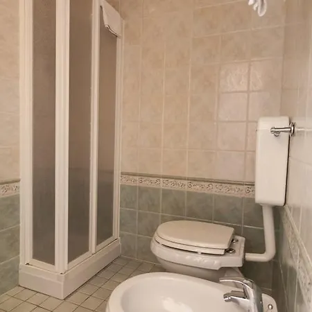 Negresco Nocleg ze śniadaniem 3*