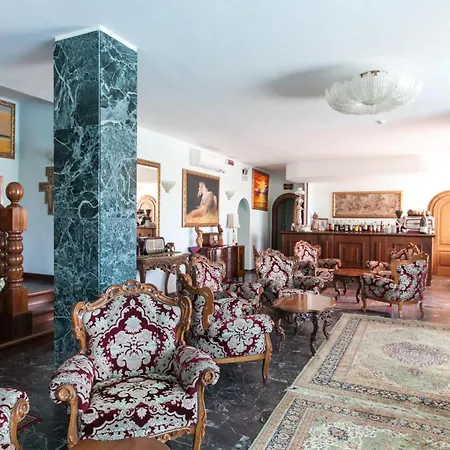 Negresco Nocleg ze śniadaniem 3*