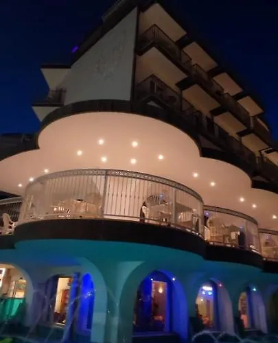 B&B Negresco 밀라노마리티마