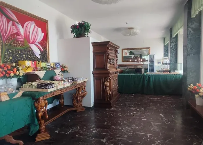 Negresco 3* 밀라노마리티마