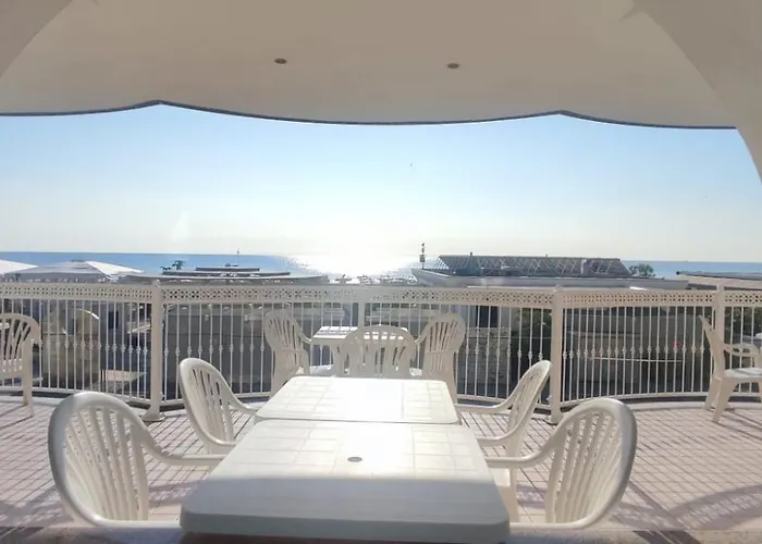 B&B Negresco 밀라노마리티마