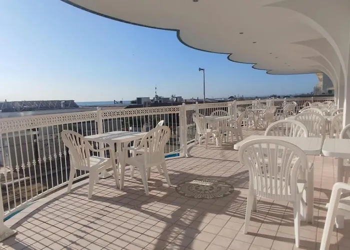 Negresco 3* Морской Милан