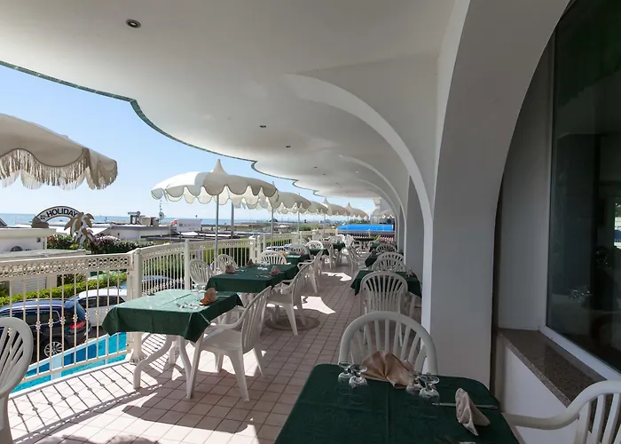 Negresco 3* 밀라노마리티마